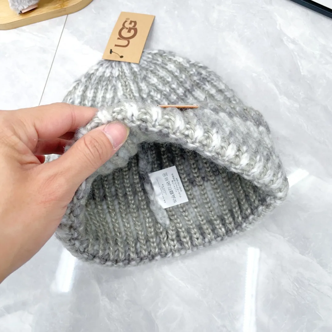 UGG Hat and Scarf Set in Grey / Blue / White / Pink / Burgundy · view 8