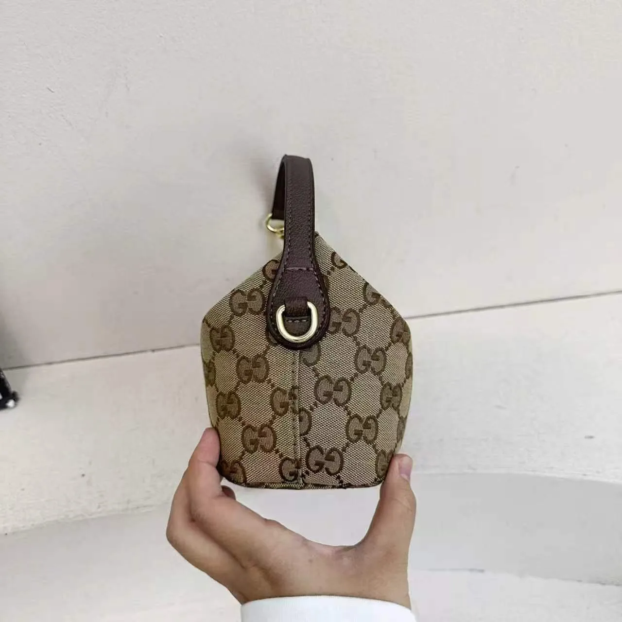 Gucci Web Shoulder Bag in Black & Beige · view 7