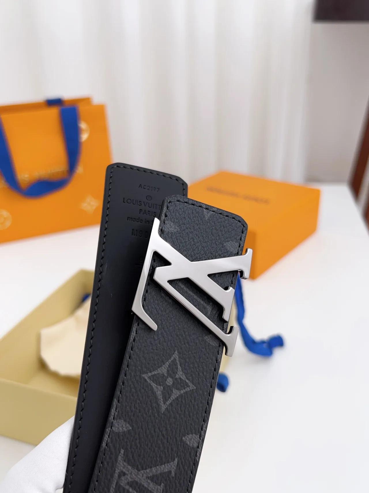 Louis Vuitton Calfskin Smooth Belt in Black · view 5