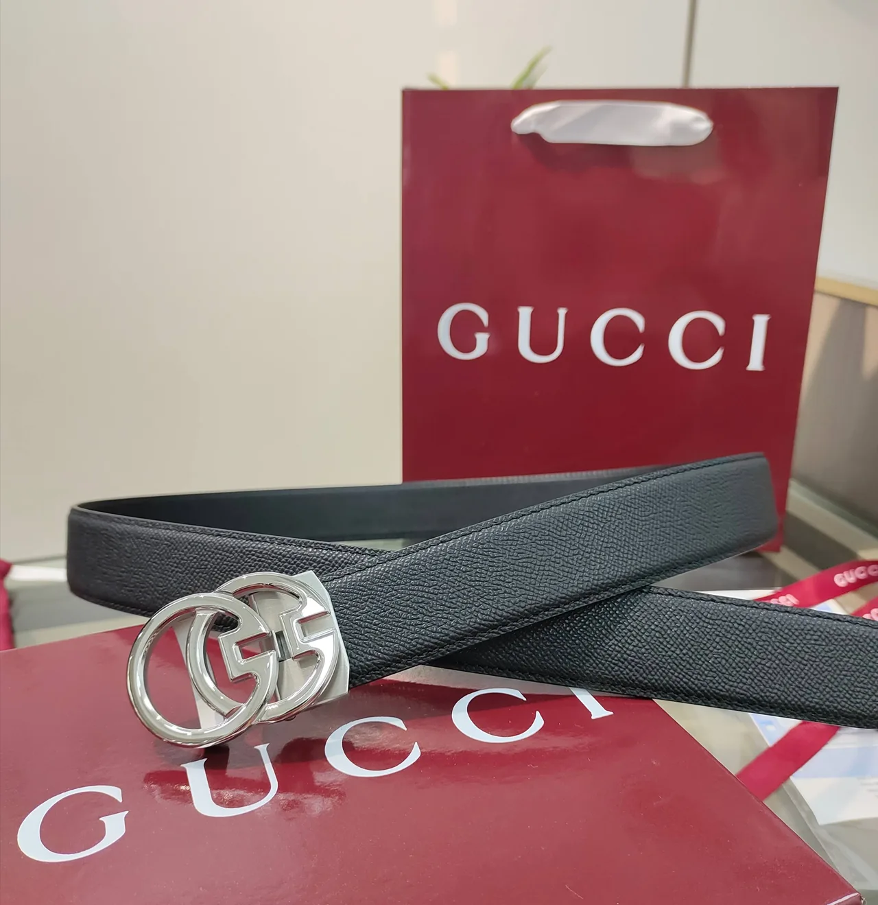 Gucci Calfskin Glossy Belt in Black · view 1