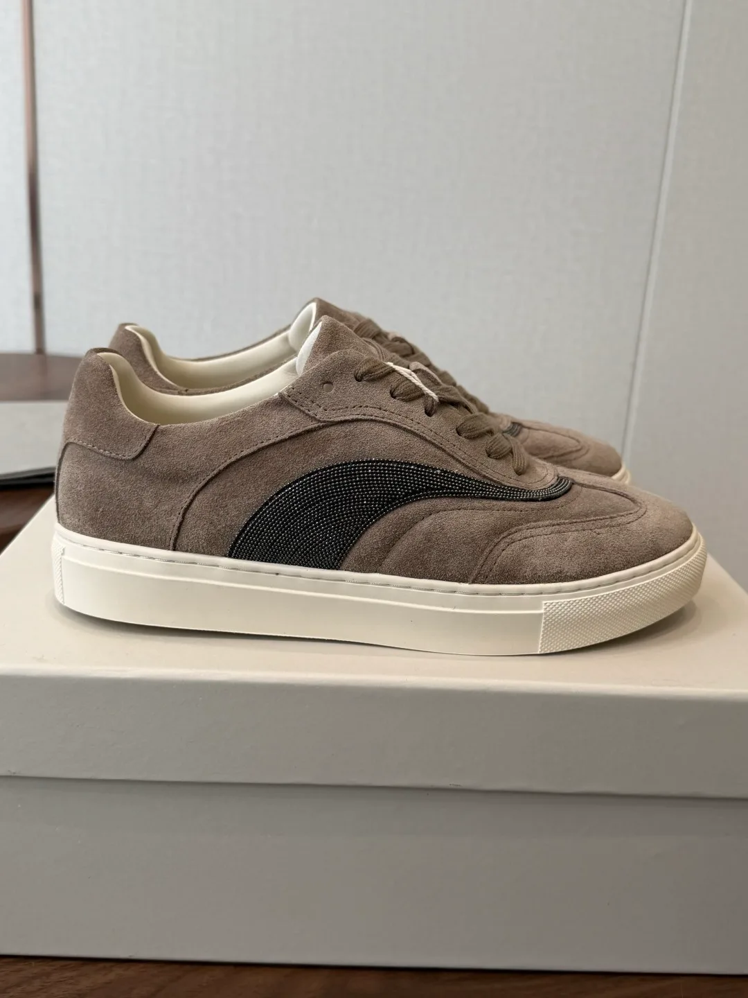 Gucci Cowhide Suede Sneakers in Grey · view 4