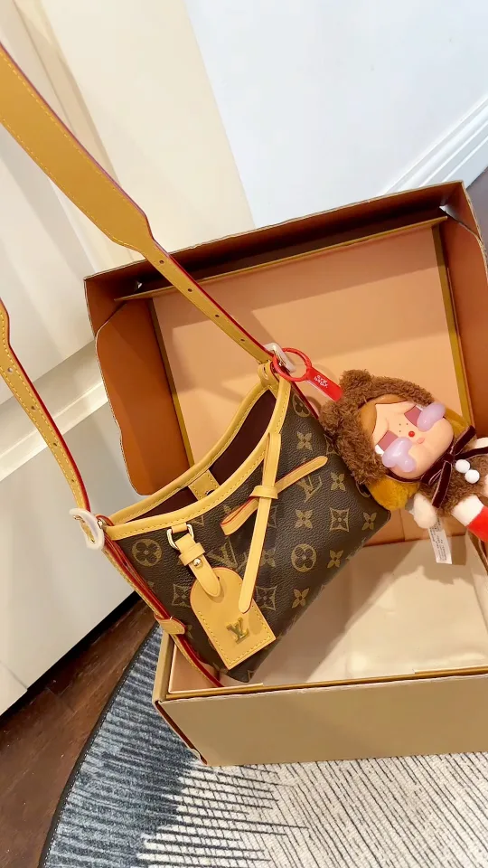 Louis Vuitton Hobo Bag in Brown · view 3